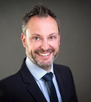 Dr. Daniel Galsterer